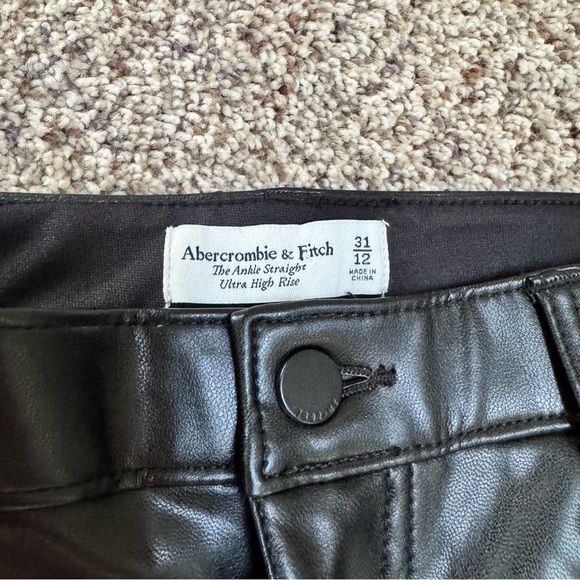 Abercrombie & Fitch Ultra High Rise Vegan Leather Ankle Straight Pant - Picture 4 of 7